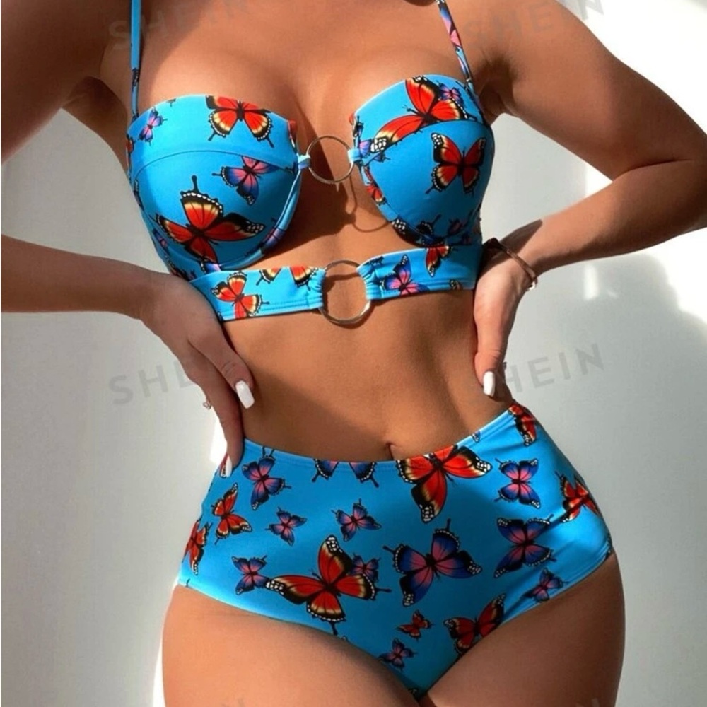 Blue butterfly print bikini. Very cute! size small. Worn once. ❤️